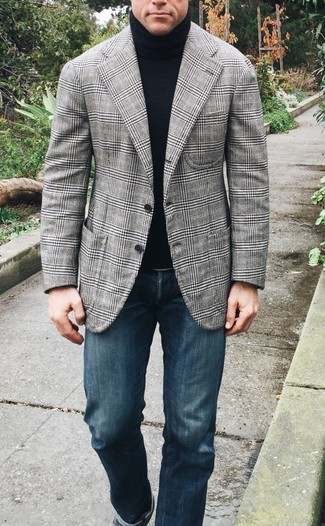 Come indossare e abbinare un blazer scozzese grigio per un uomo di 30 anni in autunno 2024: Scegli un outfit composto da un blazer scozzese grigio e jeans blu scuro per un outfit comodo ma studiato con cura. È fantastica idea per tuo look autunnale!