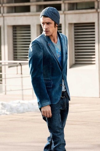 Come indossare e abbinare un blazer blu scuro e verde per un uomo di 30 anni quando fa caldo in modo casual: Potresti abbinare un blazer blu scuro e verde con jeans blu scuro per essere elegante ma non troppo formale.