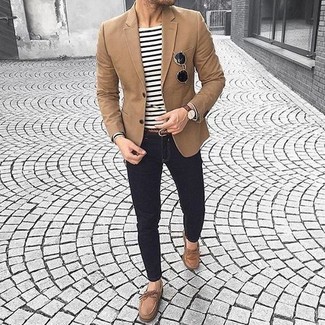 Quale jeans aderenti indossare con scarpe da barca marroni: Potresti abbinare un blazer marrone con jeans aderenti per un look semplice, da indossare ogni giorno. Scarpe da barca marroni sono una gradevolissima scelta per completare il look.