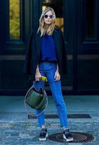 Come indossare e abbinare un blazer con mocassini eleganti: Opta per un blazer e jeans blu per vestirti casual. Sfodera il gusto per le calzature di lusso e scegli un paio di mocassini eleganti come calzature.