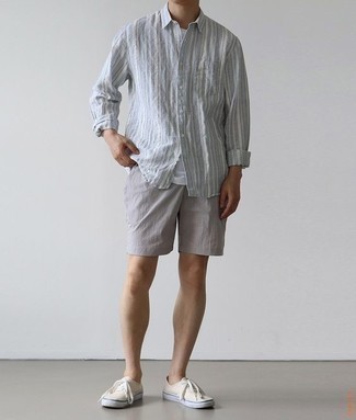 Camicia a maniche lunghe a righe verticali azzurra di Giorgio Armani