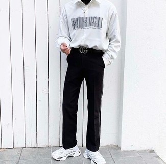 Camicia a maniche lunghe stampata bianca e nera di Versace