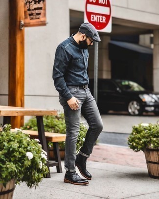 Quale jeans indossare con una camicia di jeans blu scuro in autunno 2024 in modo casual: Opta per una camicia di jeans blu scuro e jeans per un look semplice, da indossare ogni giorno. Scegli un paio di stivali casual in pelle neri per dare un tocco classico al completo. Una buona scelta per un outfit autunnale!