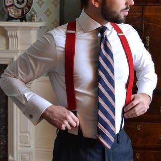 Come indossare e abbinare bretelle rossi e blu scuro per un uomo di 20 anni: Prova ad abbinare una camicia elegante bianca con bretelle rossi e blu scuro per un outfit rilassato ma alla moda.