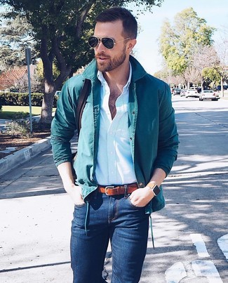Come indossare e abbinare una camicia giacca verde oliva con jeans blu quando fa caldo: Abbina una camicia giacca verde oliva con jeans blu per vestirti casual.