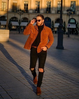 Quale jeans aderenti indossare con una camicia giacca marrone: Potresti combinare una camicia giacca marrone con jeans aderenti per una sensazione di semplicità e spensieratezza. Aggiungi un paio di stivali chelsea in pelle scamosciata marroni al tuo look per migliorare all'istante il tuo stile.
