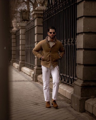 Come indossare e abbinare jeans bianchi in autunno 2024: Mostra il tuo stile in una camicia giacca marrone con jeans bianchi per un pranzo domenicale con gli amici. Scarpe oxford in pelle scamosciata marroni daranno lucentezza a un look discreto. Ecco un look autunnale perfetto per il tuo.