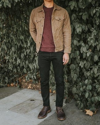 Quale jeans indossare con scarpe derby marrone scuro per un uomo di 30 anni: Abbina una camicia giacca marrone chiaro con jeans per un look semplice, da indossare ogni giorno. Calza un paio di scarpe derby marrone scuro per un tocco virile.