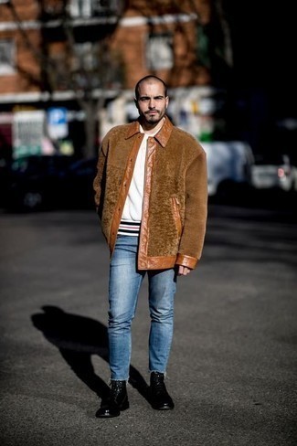 Come indossare e abbinare jeans con stivali casual per un uomo di 30 anni: Opta per una camicia giacca di pile marrone e jeans per vestirti casual. Stivali casual sono una valida scelta per completare il look.