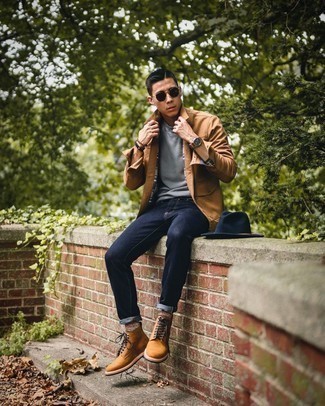 Come indossare e abbinare stivali casual terracotta: Scegli una camicia giacca marrone chiaro e jeans blu scuro per un fantastico look da sfoggiare nel weekend. Stivali casual terracotta sono una gradevolissima scelta per completare il look.