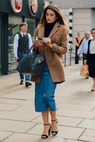 Come indossare e abbinare una borsa shopping in pelle in modo formale: Prova ad abbinare un cappotto marrone con una borsa shopping in pelle per un outfit inaspettato. Sandali con tacco in pelle neri sono una buona scelta per completare il look.