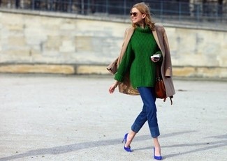 Come indossare e abbinare un dolcevita verde menta: Abbina un dolcevita verde menta con jeans aderenti blu per affrontare con facilità la tua giornata. Décolleté in pelle scamosciata blu sono una eccellente scelta per completare il look.