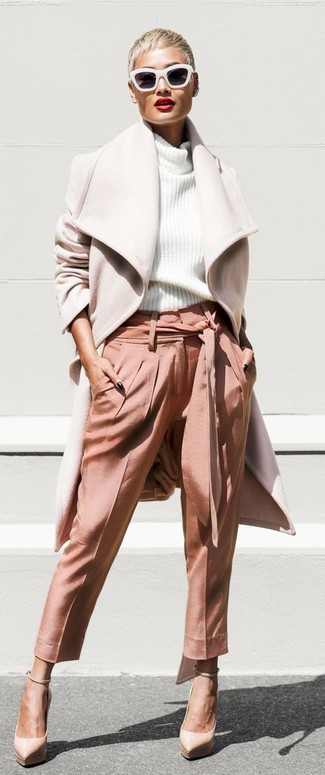 Pantaloni stretti in fondo rosa di Lorena Antoniazzi