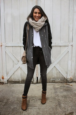 Come indossare e abbinare stivaletti con un cappotto: Potresti abbinare un cappotto con jeans aderenti grigio scuro per vestirti casual. Stivaletti sono una interessante scelta per completare il look.