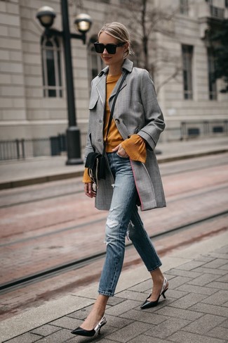 Quale jeans aderenti indossare con un cappotto grigio per una donna di 20 anni quando fa caldo: Prova a combinare un cappotto grigio con jeans aderenti per essere trendy e seducente. Décolleté in pelle neri sono una buona scelta per completare il look.