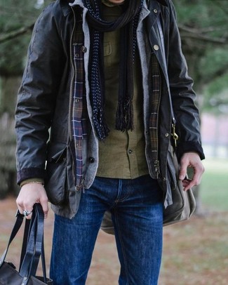 Quale camicia a maniche lunghe indossare con una giacca da campo nera per un uomo di 30 anni: Sfrutta gli abiti più adatti al tempo libero con questa combinazione di una giacca da campo nera e una camicia a maniche lunghe.
