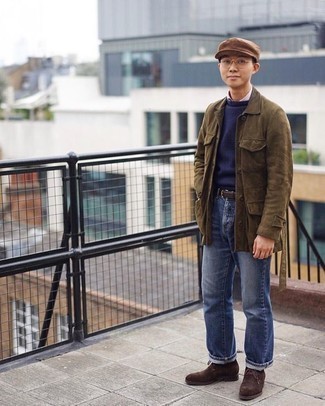 Come indossare e abbinare chukka terracotta per un uomo di 20 anni in modo smart-casual: Metti una giacca da campo marrone e jeans blu per un look raffinato per il tempo libero. Chukka terracotta sono una gradevolissima scelta per completare il look.