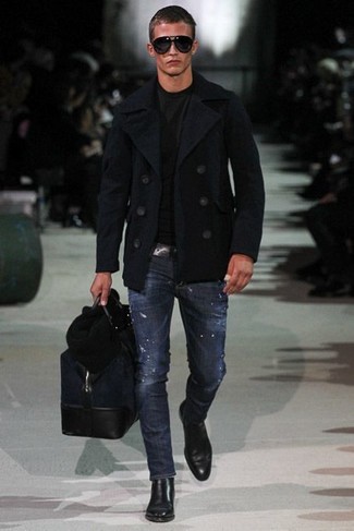 Look alla moda per uomo: Giacca da marinaio nera, Maglione girocollo nero, Jeans blu scuro, Stivali chelsea in pelle neri