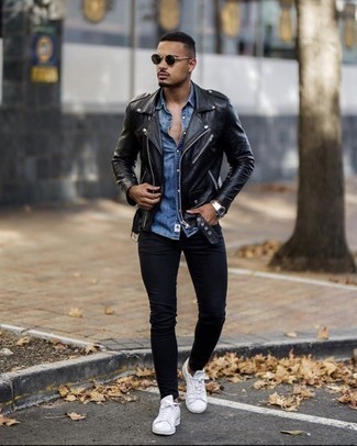 Come indossare e abbinare una giacca per un uomo di 20 anni quando fa freddo: Prova ad abbinare una giacca con jeans aderenti neri per un look perfetto per il weekend. Sneakers basse in pelle bianche sono una eccellente scelta per completare il look.