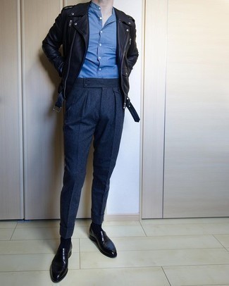 Come indossare e abbinare una giacca trapuntata nera quando fa freddo: Punta su una giacca trapuntata nera e chino blu scuro per un look trendy e alla mano. Scegli uno stile classico per le calzature e calza un paio di mocassini eleganti in pelle neri.