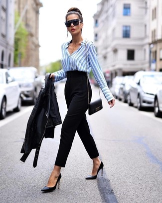 Camicia elegante a righe verticali azzurra di Victoria Beckham
