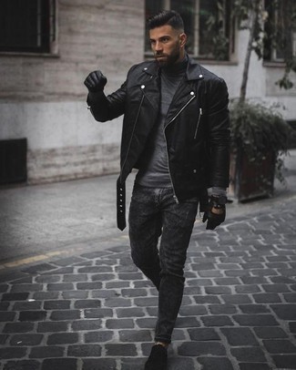 Come indossare e abbinare guanti per un uomo di 30 anni: Potresti combinare una giacca da moto in pelle nera con guanti per una sensazione di semplicità e spensieratezza. Scegli un paio di sneakers basse in pelle scamosciata nere per un tocco virile.