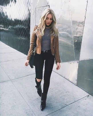 Come indossare e abbinare jeans con una giacca da moto per una donna di 30 anni quando fa freddo in modo casual: Opta per una giacca da moto e jeans per un look comfy-casual. Stivaletti in pelle neri sono una buona scelta per completare il look.