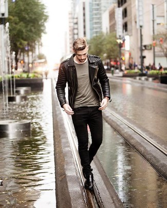 Come indossare e abbinare una giacca da moto: Abbina una giacca da moto con jeans neri per un look spensierato e alla moda. Calza un paio di stivali chelsea in pelle neri per un tocco virile.