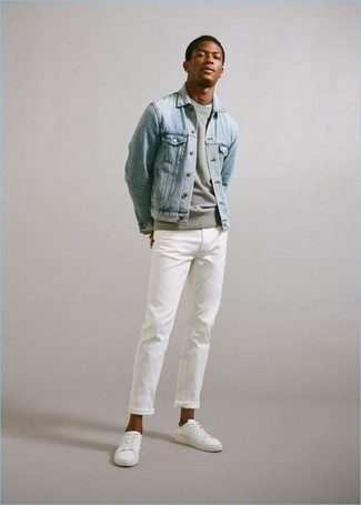 Come indossare e abbinare una giacca di jeans con jeans per un uomo di 30 anni in modo casual: Potresti indossare una giacca di jeans e jeans per vestirti casual. Sneakers basse di tela bianche sono una interessante scelta per completare il look.