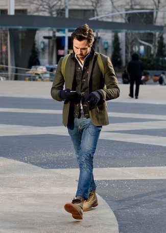 Look alla moda per uomo: Giacca di jeans nera, Blazer di lana verde oliva, Camicia a maniche lunghe a righe verticali bianca, Jeans blu