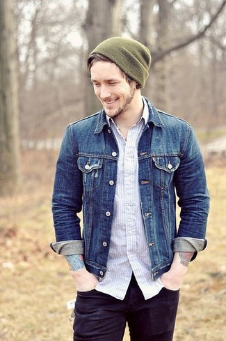 Come indossare e abbinare una berretto verde scuro quando fa caldo: Potresti indossare una giacca di jeans blu e una berretto verde scuro per un look comfy-casual.