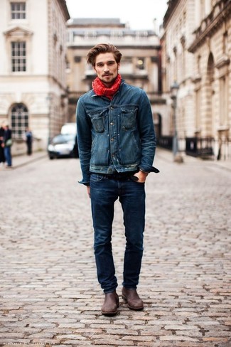Quale stivali chelsea indossare con una giacca di jeans blu: Potresti combinare una giacca di jeans blu con jeans blu scuro per vestirti casual. Stivali chelsea impreziosiranno all'istante anche il look più trasandato.