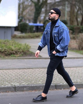 Quale scarpe derby indossare con una giacca di jeans blu scuro: La versatilità di una giacca di jeans blu scuro e jeans aderenti neri li rende capi in cui vale la pena investire. Abbellisci questo completo con un paio di scarpe derby.