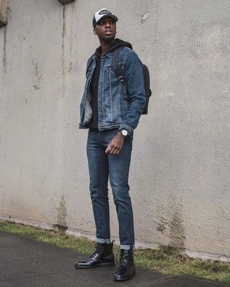 Come indossare e abbinare una giacca di jeans con jeans per un uomo di 20 anni: Opta per una giacca di jeans e jeans per un look raffinato per il tempo libero. Sfodera il gusto per le calzature di lusso e mettiti un paio di stivali casual in pelle neri.