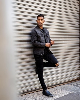 Quale jeans aderenti indossare con una giacca di jeans grigio scuro: Abbina una giacca di jeans grigio scuro con jeans aderenti per un look comfy-casual. Per le calzature, scegli lo stile classico con un paio di stivali chelsea in pelle neri.