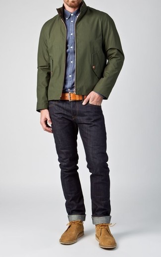 Quale giacca harrington indossare con chukka marrone chiaro: Prova a combinare una giacca harrington con jeans blu scuro per un look semplice, da indossare ogni giorno. Chukka marrone chiaro sono una valida scelta per completare il look.