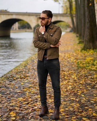 Quale jeans indossare con una giacca harrington terracotta: Per un outfit quotidiano pieno di carattere e personalità, metti una giacca harrington terracotta e jeans. Sfodera il gusto per le calzature di lusso e prova con un paio di stivali chelsea in pelle marrone scuro.