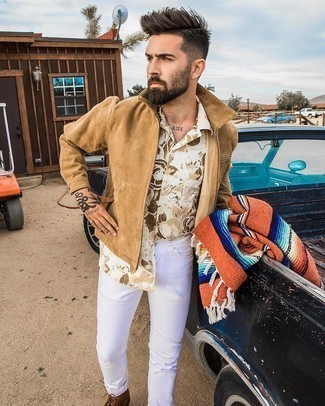 Quale giacca harrington indossare con jeans bianchi per un uomo di 30 anni in modo casual: Abbina una giacca harrington con jeans bianchi per un look semplice, da indossare ogni giorno. Stivali casual in pelle marrone scuro daranno lucentezza a un look discreto.