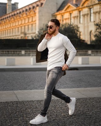 Come indossare e abbinare una giacca harrington con jeans aderenti: Indossa una giacca harrington con jeans aderenti per vestirti casual. Perfeziona questo look con un paio di sneakers basse di tela bianche.
