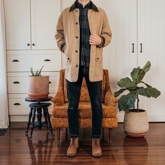 Come indossare e abbinare chukka terracotta: Mostra il tuo stile in una giacca leggera marrone chiaro con jeans neri per un look trendy e alla mano. Un paio di chukka terracotta si abbina alla perfezione a una grande varietà di outfit.