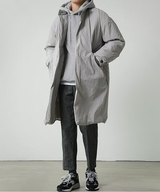 Chino di lana grigio scuro di Thom Browne