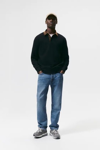 Quale jeans indossare con scarpe sportive grigie: Abbina una maglia  a polo verde scuro con jeans per un abbigliamento elegante ma casual. Non vuoi calcare troppo la mano con le scarpe? Prova con un paio di scarpe sportive grigie per la giornata.