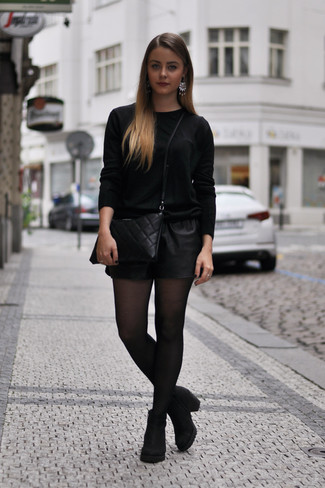 Pantaloncini in pelle neri di Danielle Guizio