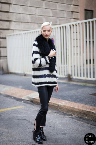 Maglione oversize a righe orizzontali bianco e nero di Calvin Klein 205W39nyc