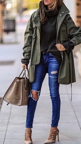 Come indossare e abbinare jeans aderenti con décolleté per una donna di 20 anni quando fa freddo in modo casual: Prova ad abbinare una parka a coda di pesce verde oliva con jeans aderenti per le giornate pigre. Décolleté sono una buona scelta per completare il look.
