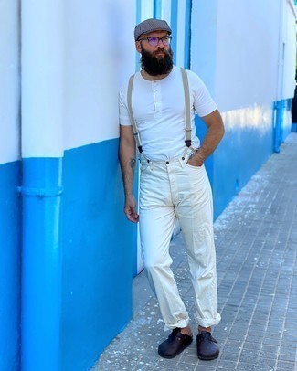 Quale serafino indossare con jeans bianchi: Prova ad abbinare un serafino con jeans bianchi per un look trendy e alla mano. Scegli un paio di mocassini eleganti in pelle neri per mettere in mostra il tuo gusto per le scarpe di alta moda.