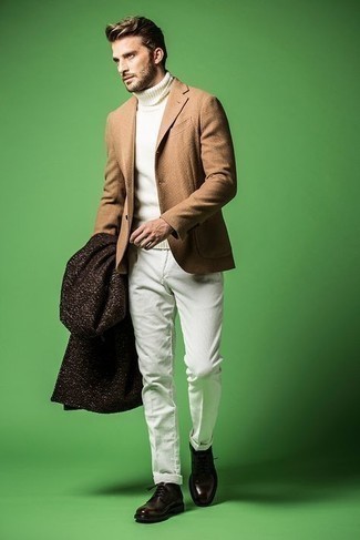 Quale blazer indossare con un soprabito marrone: Coniuga un soprabito marrone con un blazer per un look elegante e alla moda. Perfeziona questo look con un paio di scarpe derby in pelle marrone scuro.