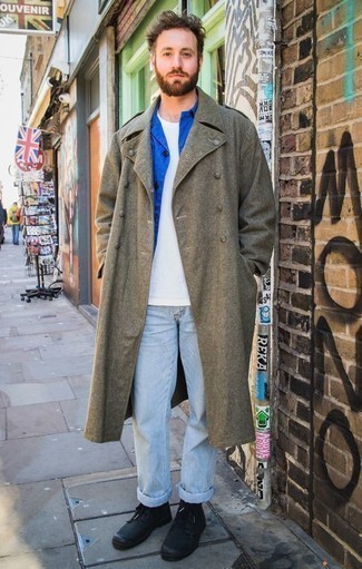 Quale camicia giacca indossare con jeans azzurri per un uomo di 30 anni quando fa freddo in modo smart-casual: Potresti combinare una camicia giacca con jeans azzurri per affrontare con facilità la tua giornata. Stivali casual in pelle neri sono una validissima scelta per completare il look.