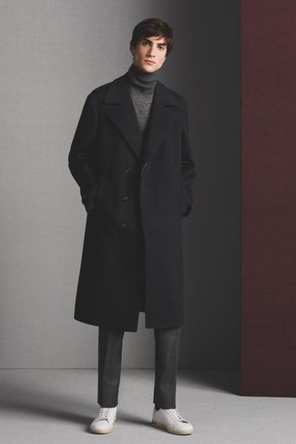 Dolcevita di lana grigio scuro di Thom Browne