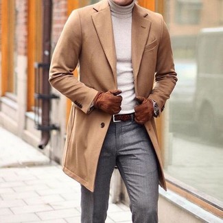Come indossare e abbinare una cintura marrone per un uomo di 30 anni quando fa gelo: Potresti combinare un soprabito marrone chiaro con una cintura marrone per una sensazione di semplicità e spensieratezza.